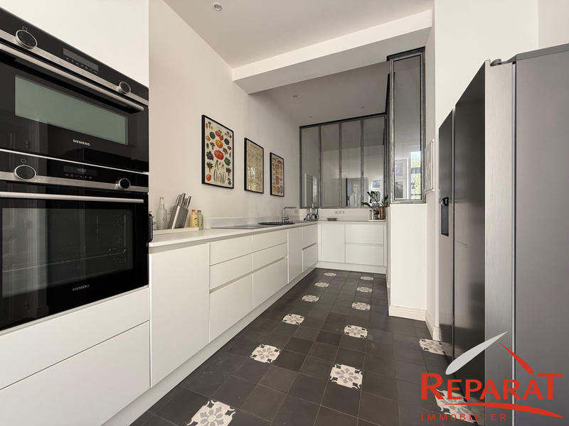 Maison - 280 m² - 7 pièces