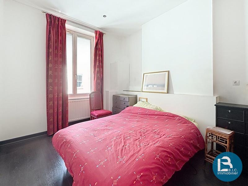 Appartement - 90 m² - 3 pièces