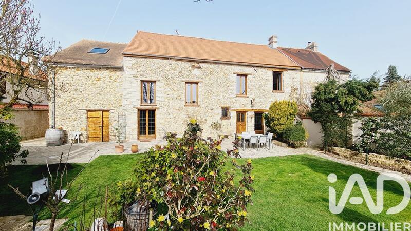 Maison - 228 m² - 8 pièces