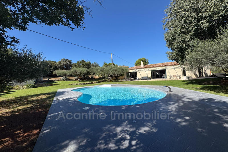 Maison - 220 m² - 7 pièces