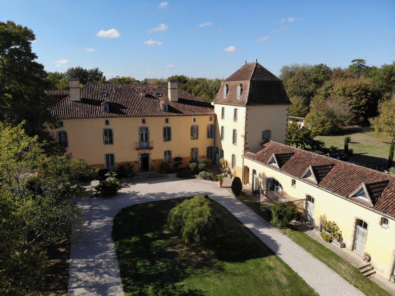 Château - 1 600 m² - 35 pièces