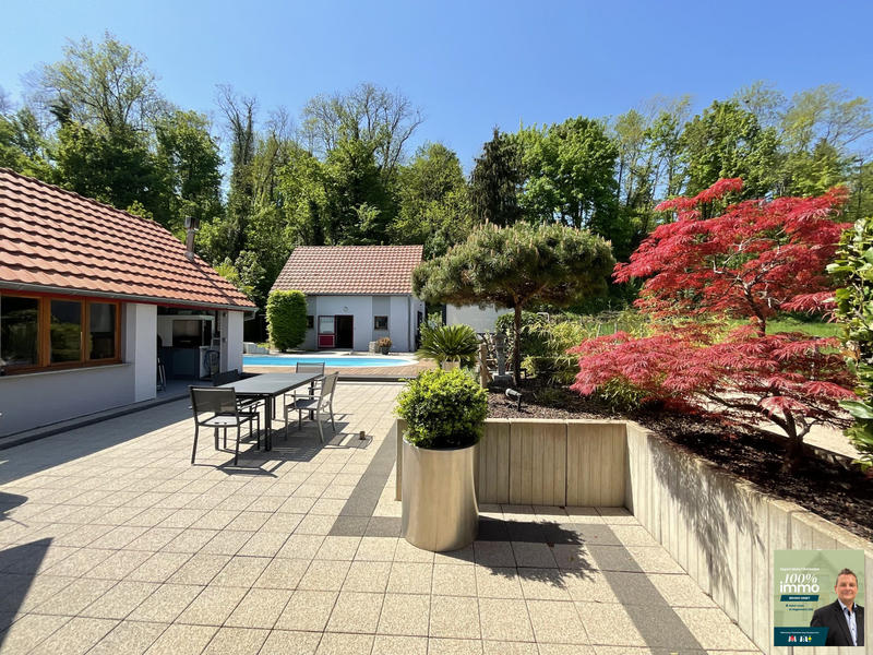 Maison - 196 m² - 7 pièces