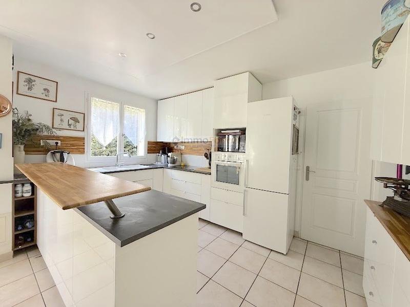 Maison - 180 m² - 7 pièces