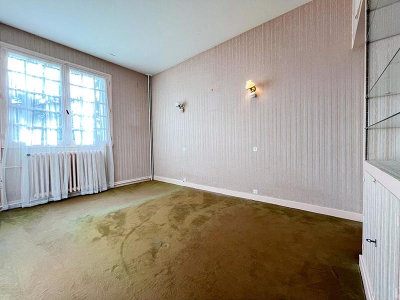 Maison - 349 m² - 15 pièces