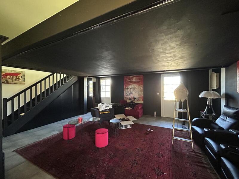 Maison - 249 m² - 10 pièces