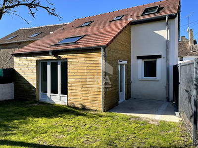 Maison - 94 m² - 5 pièces