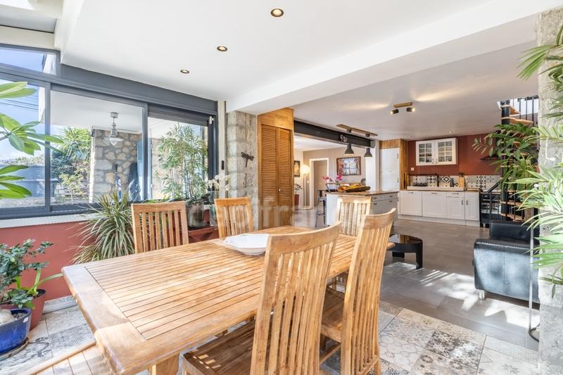 Maison - 196 m² - 7 pièces