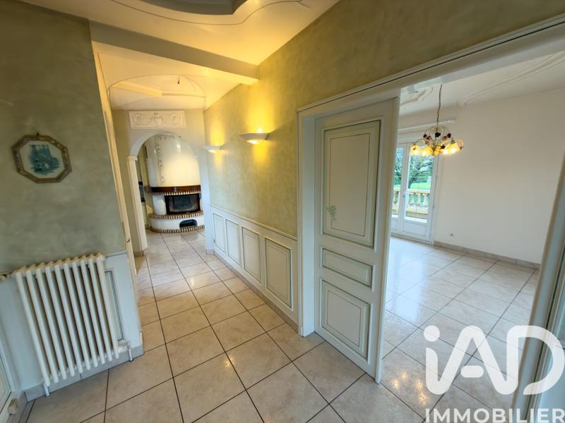 Maison - 214 m² - 7 pièces