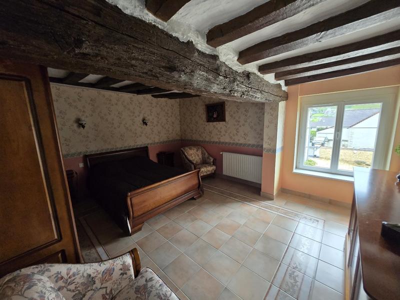 Maison - 275 m² - 9 pièces