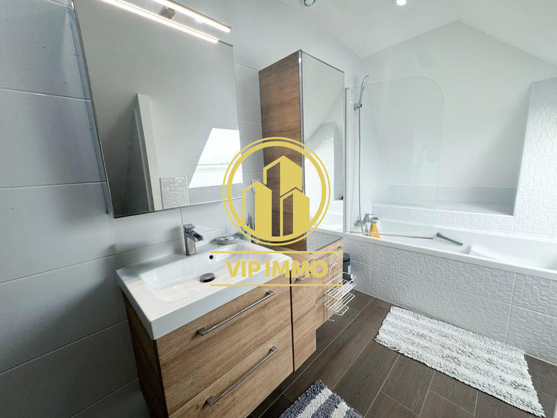 Maison - 180 m² - 5 pièces