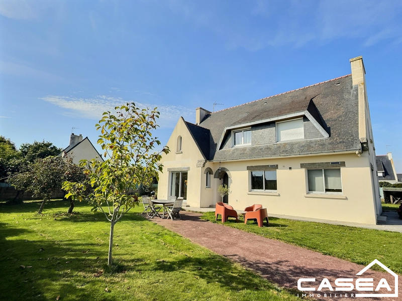 Maison traditionnelle - 155 m² - 6 pièces