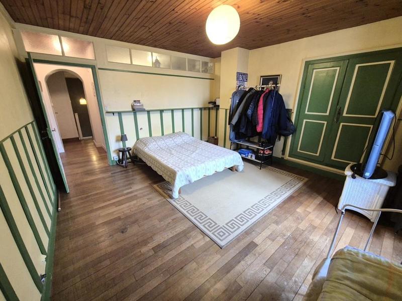 Maison - 312 m² - 12 pièces