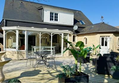 Maison - 160 m² - 8 pièces