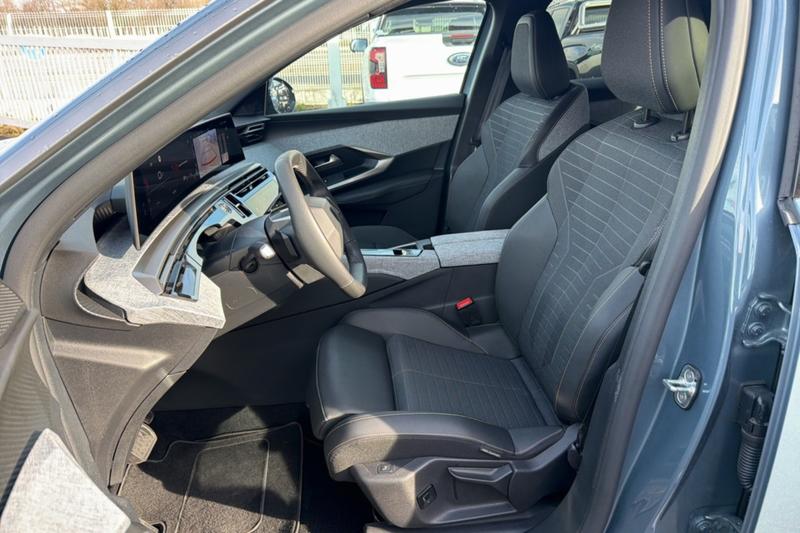 Peugeot 3008 Hybrid 136 E-Dcs6 Allure