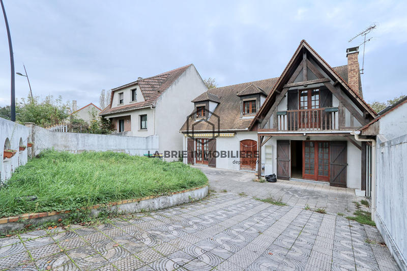 Maison - 179 m² - 6 pièces