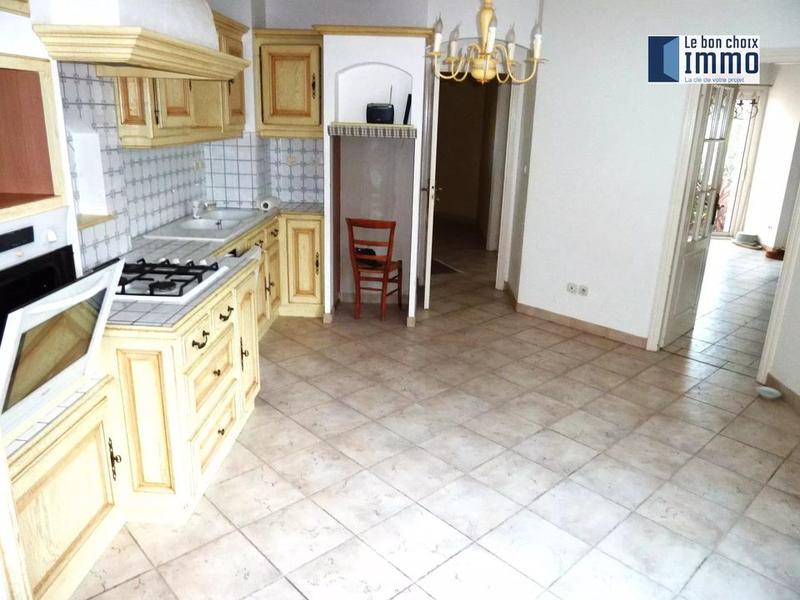 Pavillon - 181 m² - 7 pièces