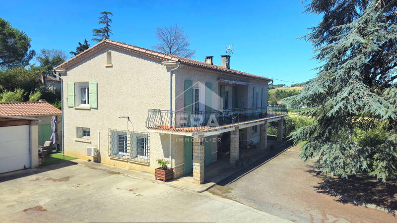 Maison - 215 m² - 7 pièces