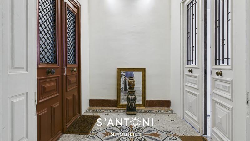 Appartement haussmannien - 91 m² - 2 pièces