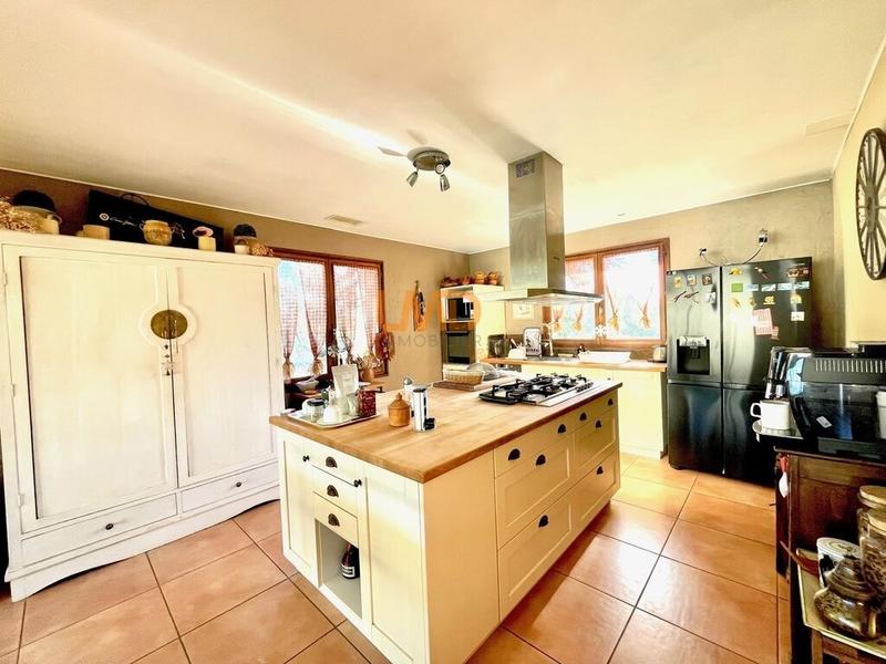 Propriété - 155 m² - 5 pièces