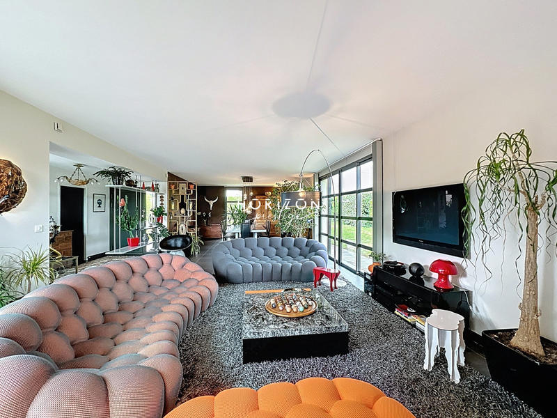 Maison contemporaine - 247 m² - 8 pièces