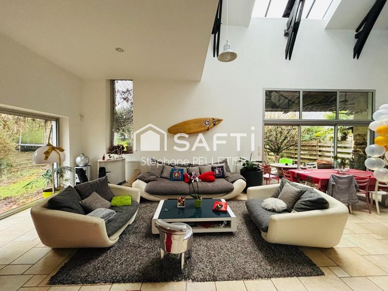 Maison - 201 m² - 6 pièces