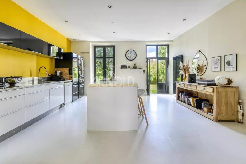 Maison - 198 m² - 10 pièces