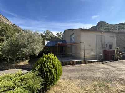 Maison traditionnelle - 175 m² - 8 pièces