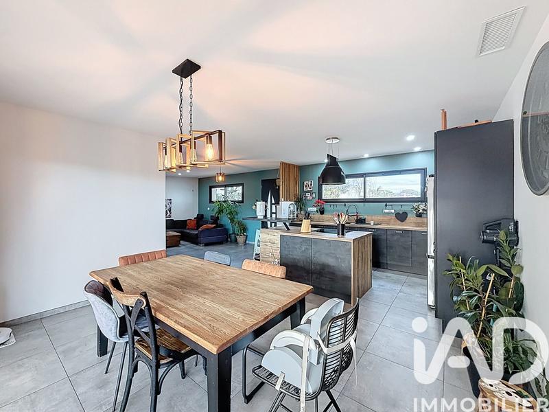 Maison - 102 m² - 4 pièces