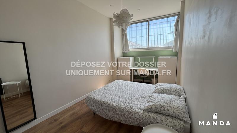 Chambre - 12 m² - 5 pièces