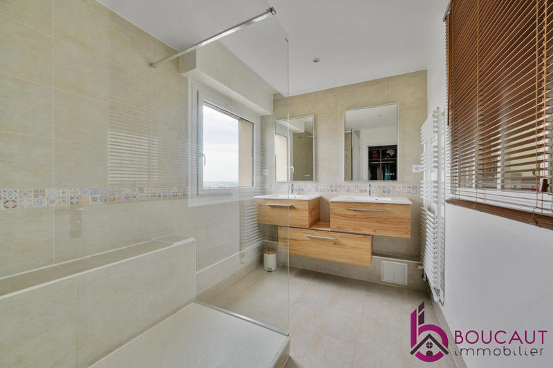 Appartement - 141 m² - 7 pièces