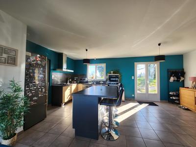 Maison - 95 m² - 5 pièces