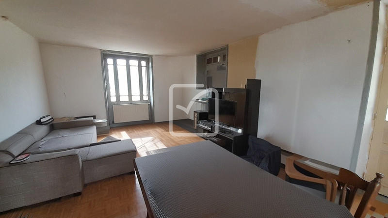 Maison - 220 m² - 7 pièces