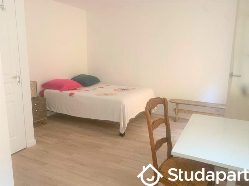 Chambre - 10 m² - 1 pièce