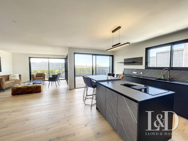 Villa - 216 m² - 5 pièces