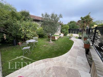 Maison - 227 m² - 5 pièces