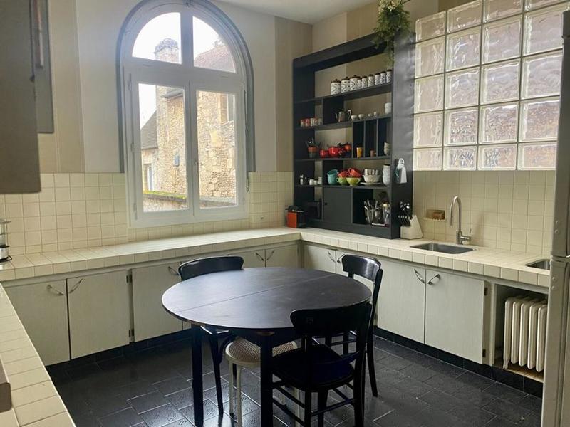 Propriété - 350 m² - 14 pièces