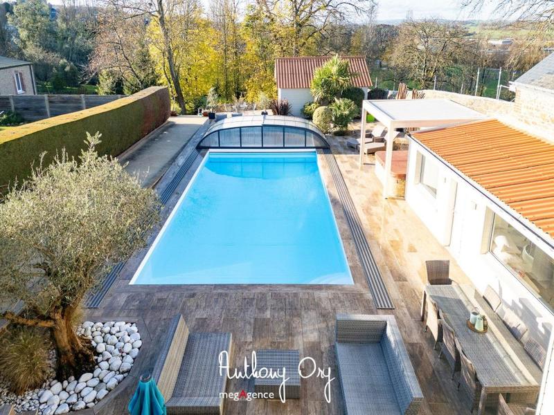 Maison de ville - 247 m² - 10 pièces