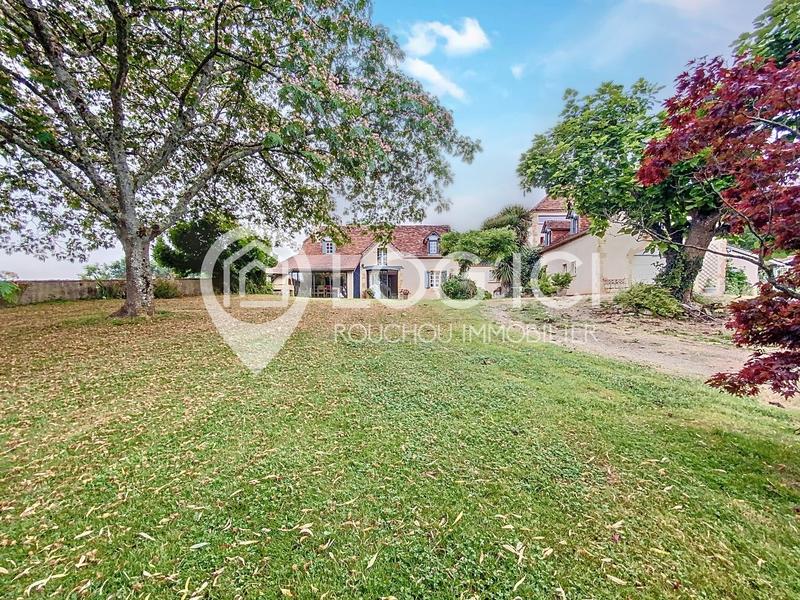 Maison - 220 m² - 8 pièces