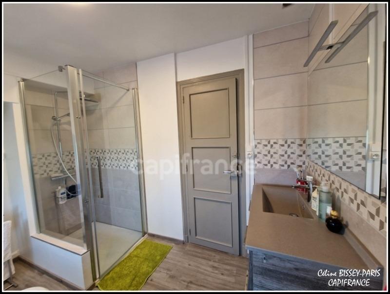 Maison - 270 m² - 9 pièces