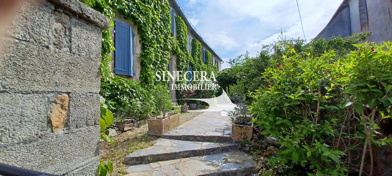 Maison - 240 m² - 7 pièces