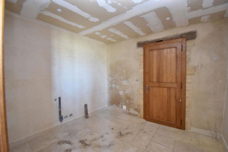 Corps de ferme - 1 260 m² - 14 pièces