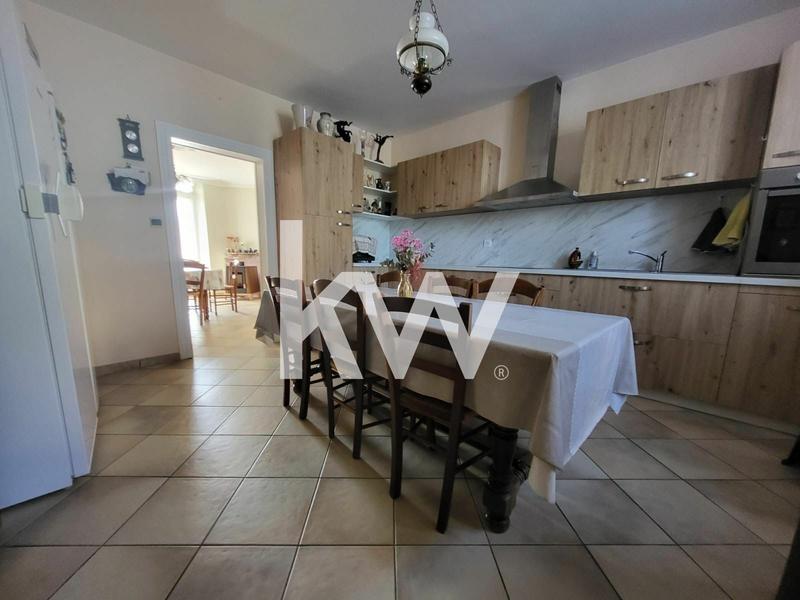 Maison - 177 m² - 6 pièces