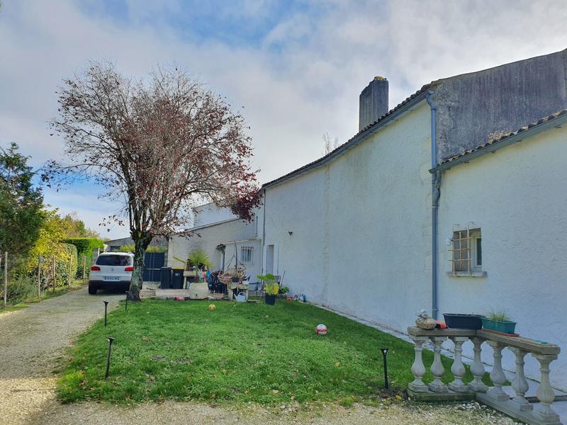 Maison - 300 m² - 11 pièces