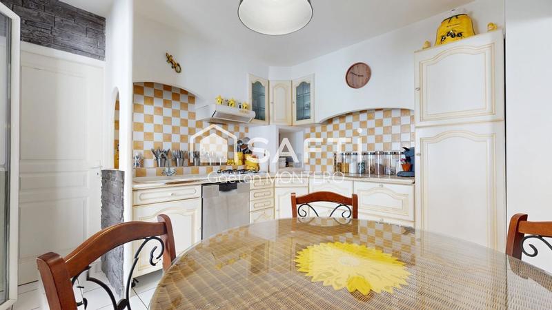 Maison - 272 m² - 14 pièces