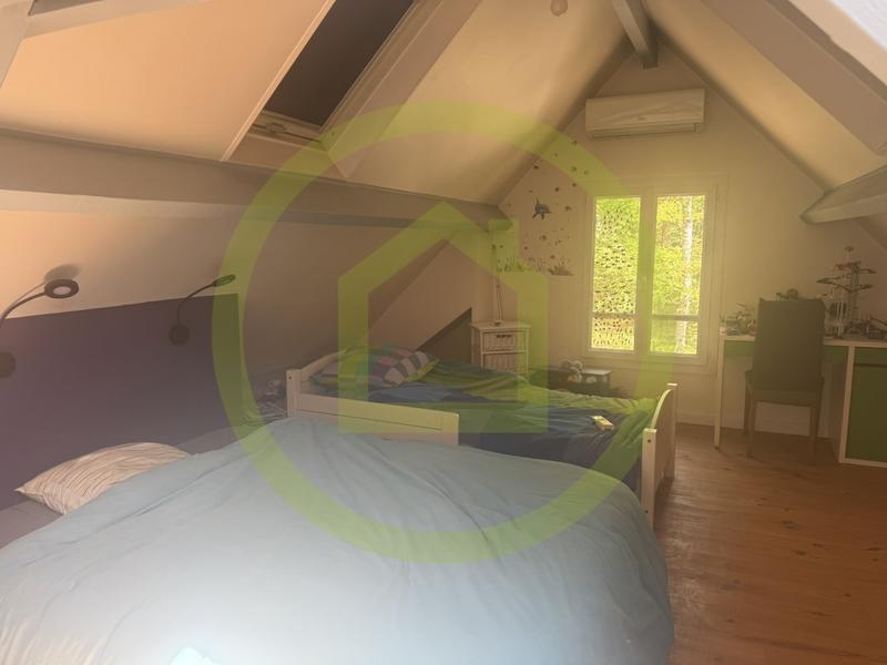 Propriété - 143 m² - 6 pièces