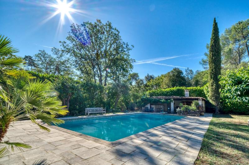 Villa - 330 m² - 5 pièces