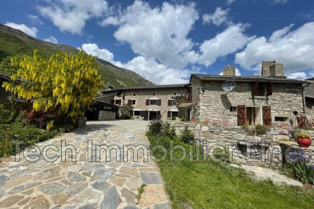 Propriété - 400 m² - 14 pièces