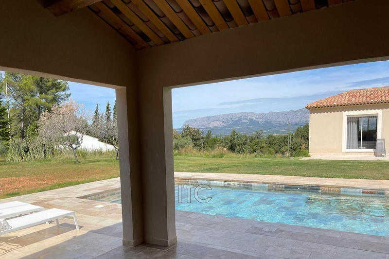 Villa - 220 m² - 5 pièces