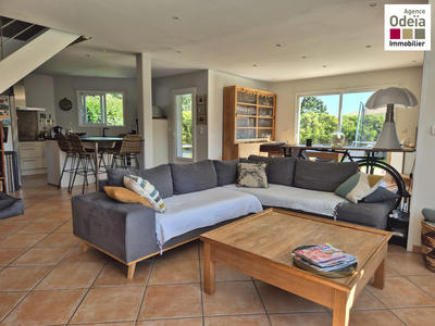 Maison - 140 m² - 6 pièces