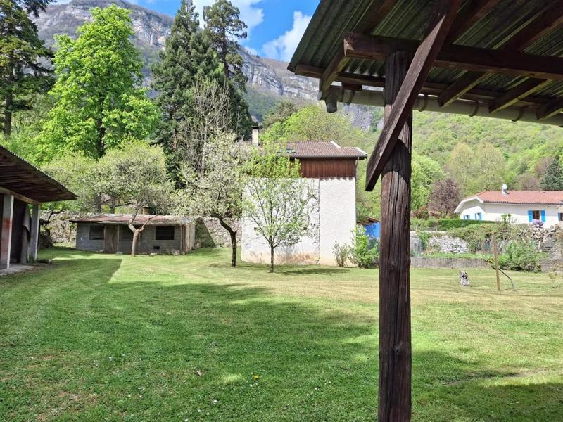 Maison - 200 m² - 8 pièces